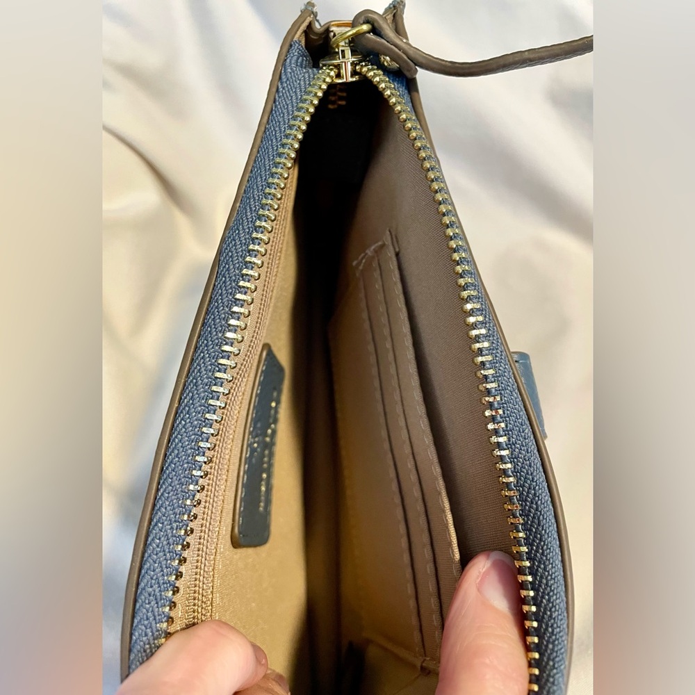 *EUC* NANETTE LEPORE Clutch Wallet/Storage -Vegan Leather-Blue-*NO WRIST STRAP* - Picture 7 of 10